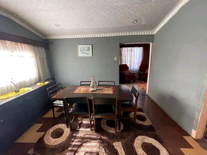 Hi 👋 everyone 
house available near shopr  in Dube