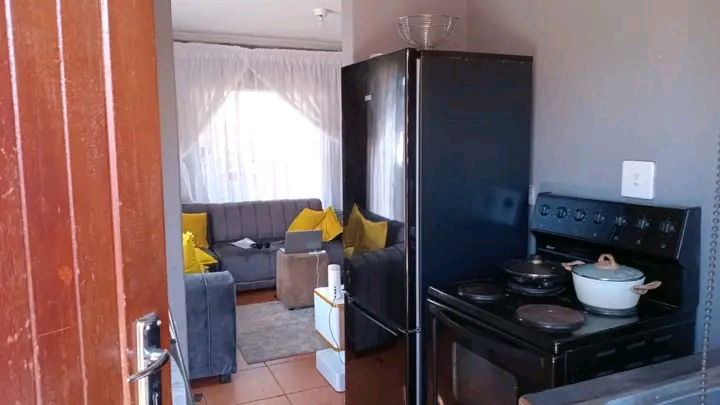 2 bedroom house to rent in ext 2

situated   in Protea Glen