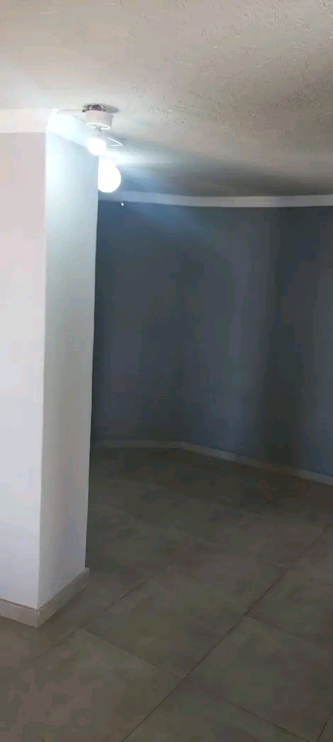 En-suite available anot far from bara mall no  in Orlando East