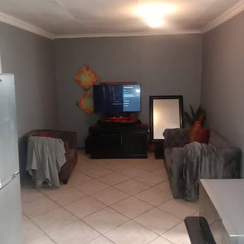 1 bedroom cottage available in ext 21 for 430  in Clayville