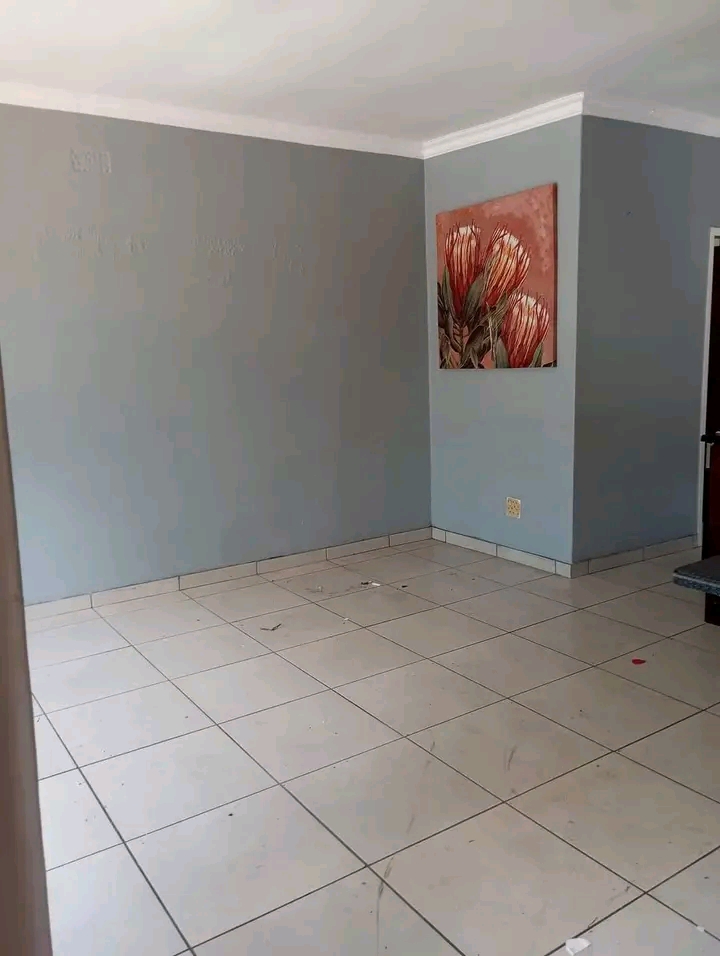 Spacious cottage available 1st of april 2024   in Alberton