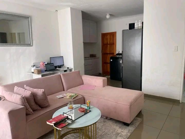 House to rent  ext 1 
 available 1st decembe  in Lufhereng