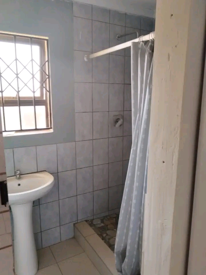 Rental room available immediately r2200 ext 2  in Protea Glen