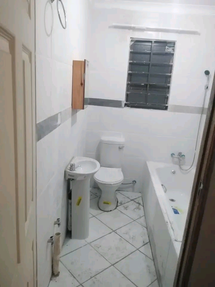 1 bedroom unit available immediately in mohla  in Randburg