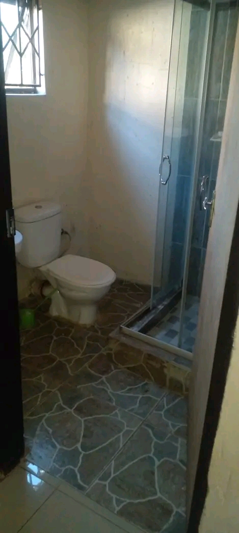 Room to rent in ext 11 (soweto). rent r1000 n  in Protea Glen