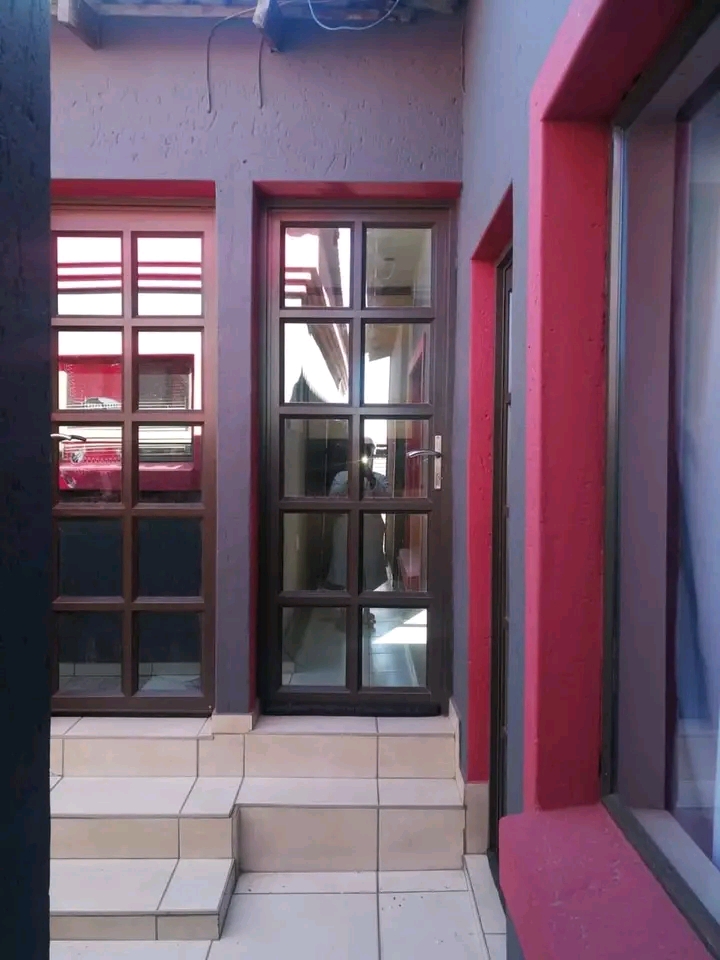 Standard room available immediately in zone 6  in Meadowlands