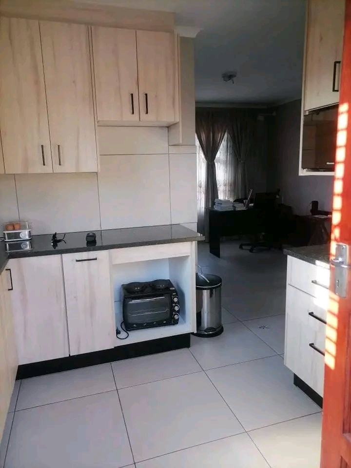 *an inside room is readily available to rent   in Northriding