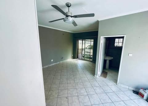 A 1 bedrooms cottage consists of lounge,kitch  in Allen Groove