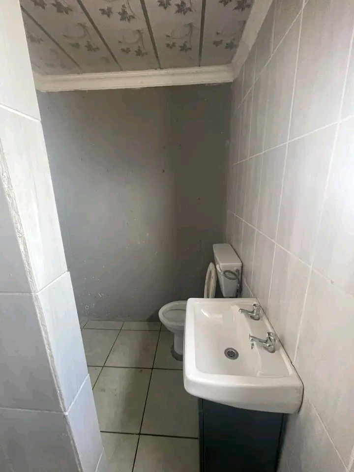 A very spacious beautiful cottage available f  in Klipfontein