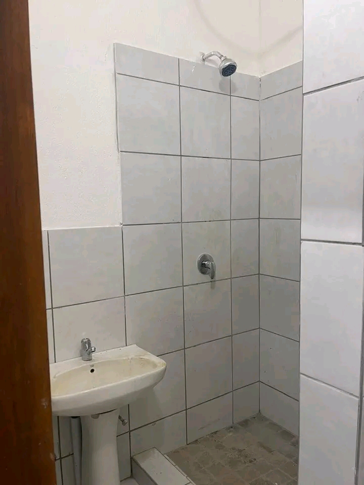 Newly renovated 1 bedroom for r3500.00 availa  in Bezuidenhout Valley