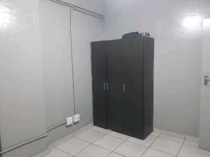 Room u can rent for r2600 including electrici  in Johannesburg