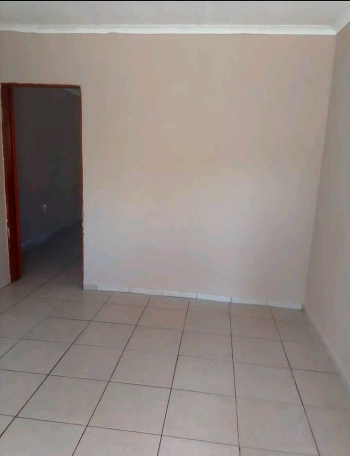 🚨 new rental alert 🚨
🏡 spacious and  in Birch Acres