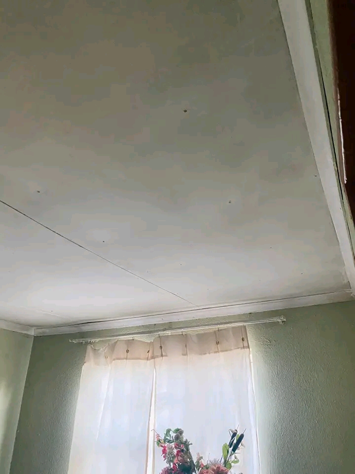 Hi guys i have one bedroom available for r260  in Clayville