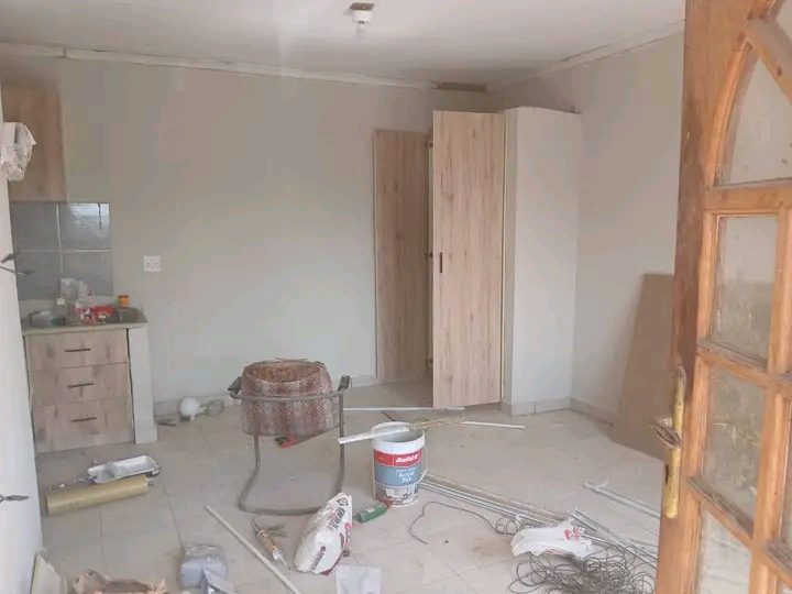 Newly renovated bachelors with open plan kitc  in Birch Acres