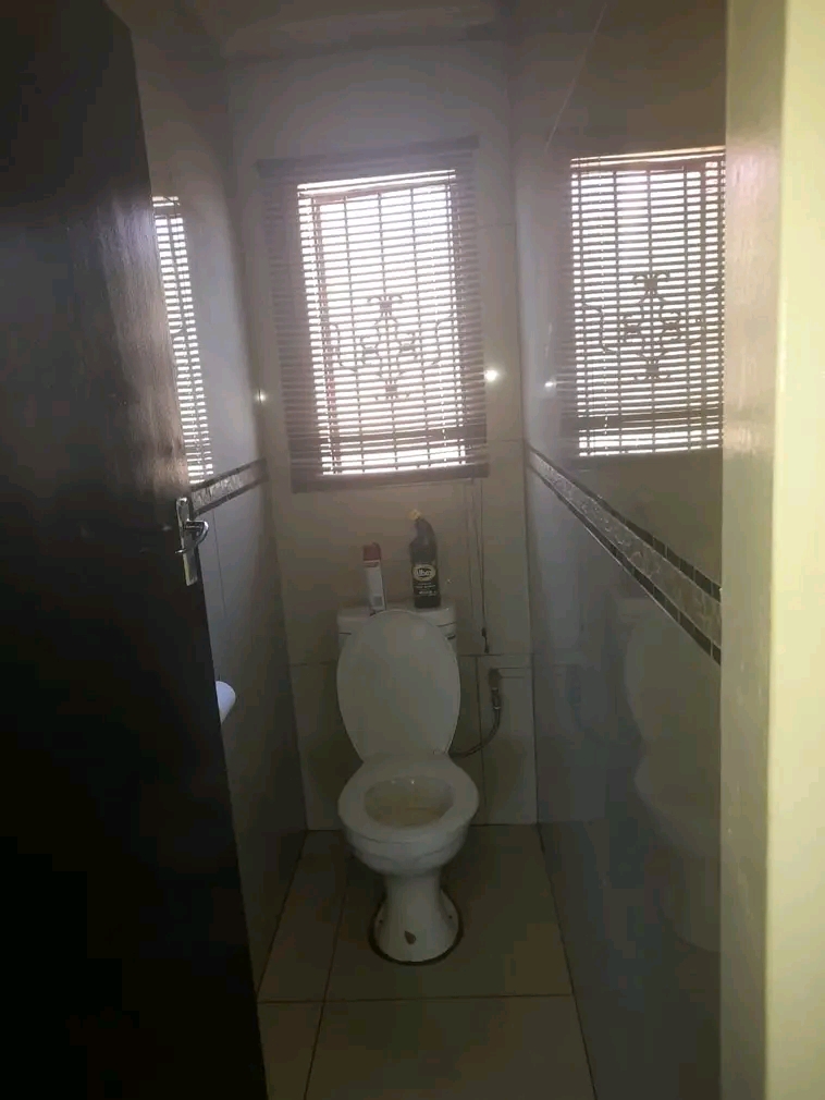 Area: ext25📍
rental price r5500 plus depo  in Vosloorus