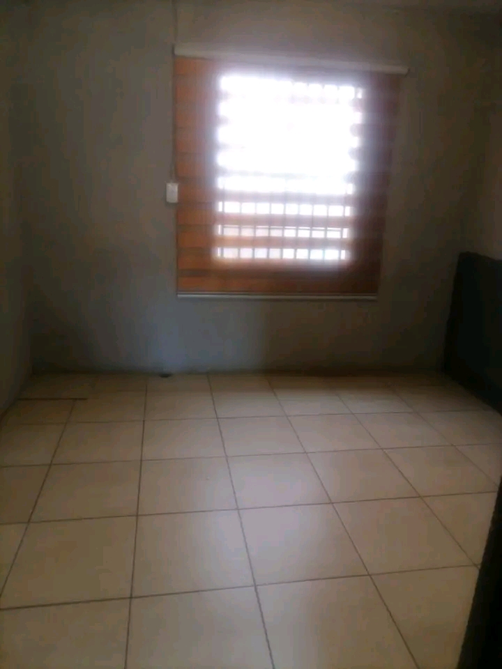 House available...rent 3500 deposit half pric  in Lufhereng