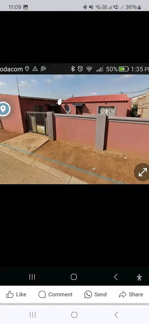 4 rooms house available rent r2500
and room   in Vosloorus