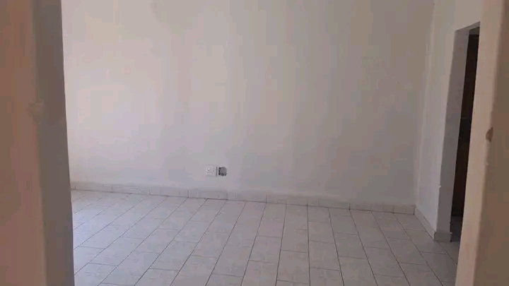Newly built 2 bedroom cottage available immed  in Vosloorus