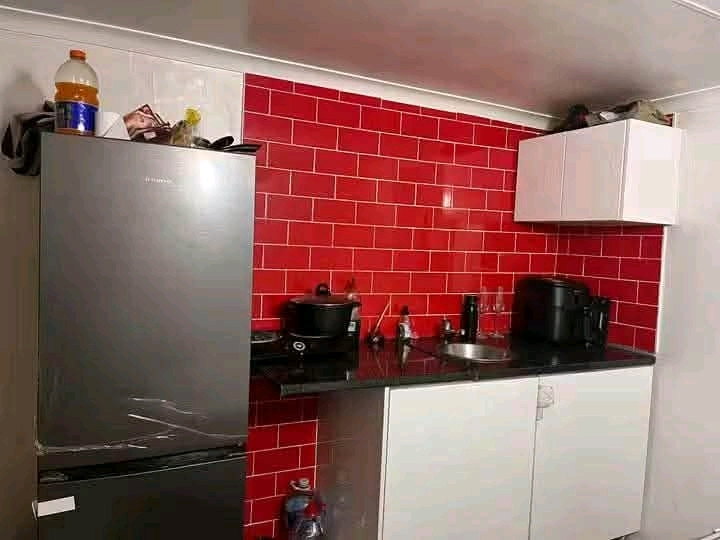 Spacious bachelor apartment to let , johannes  in Kensington