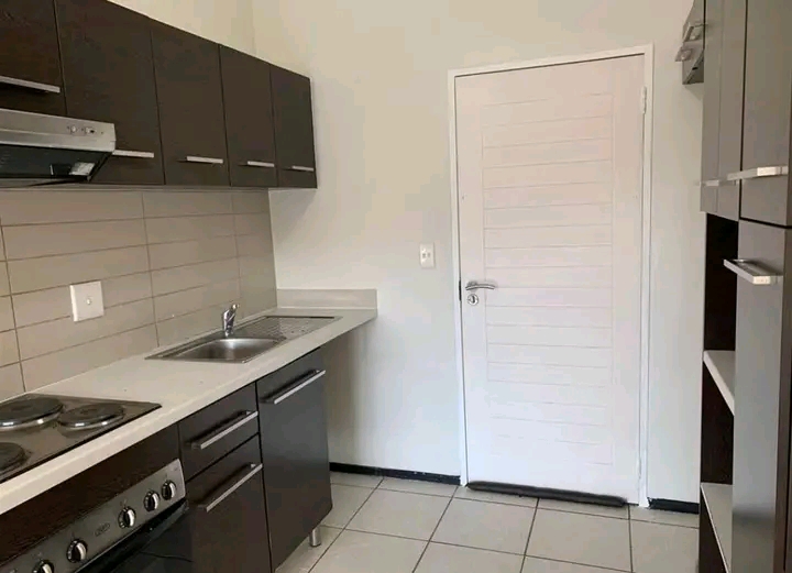 A well designed 2 bedrooms and 1 bathroom apa  in Northriding