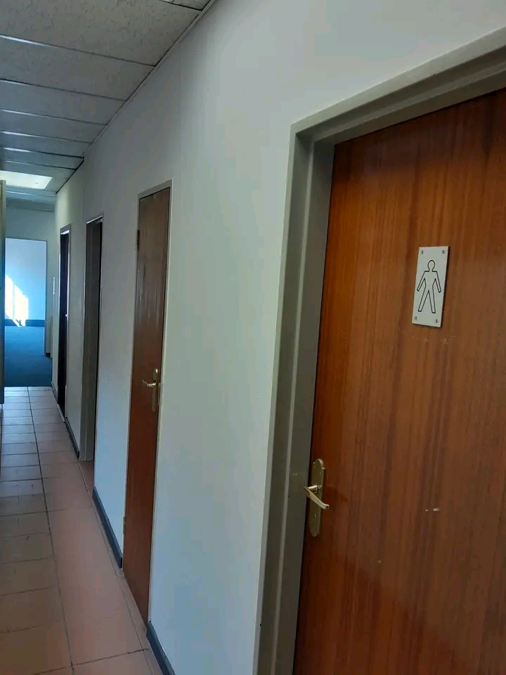 I have this empty office space for r5500 mont  in Midrand