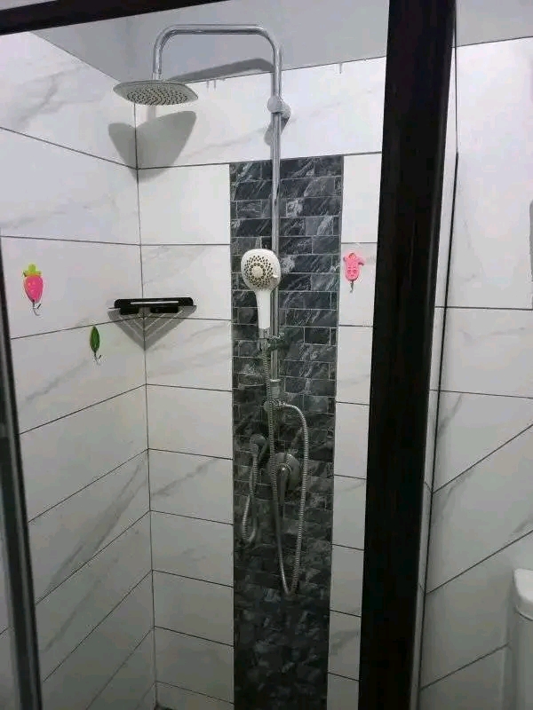 3 bedroom house with 2 bathroom house to let   in Kensington