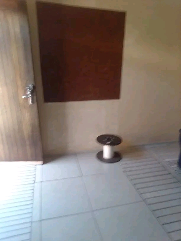 Room to rent at basothong including ceiling a  in Vosloorus