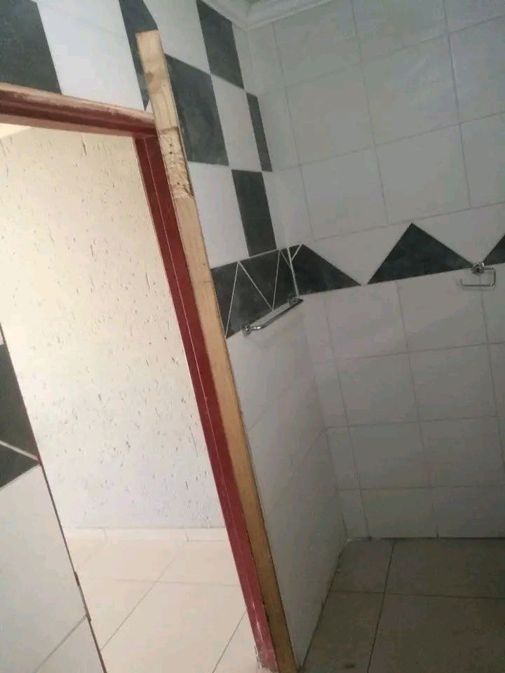 Big ensuite available immediately not far fro  in Dube