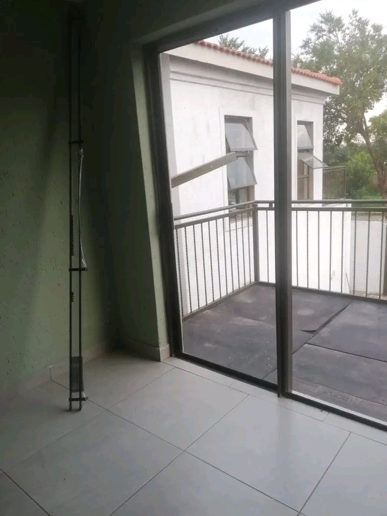 Ensuites to rent from 2500
*electricity nd w  in Protea Glen
