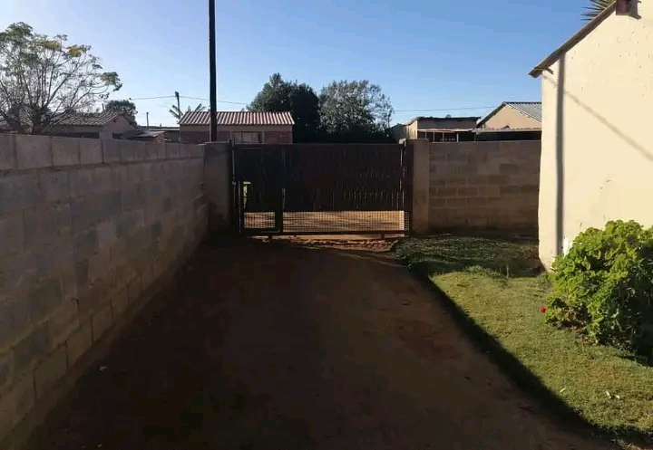 Greetings 
i have an rdp house situated in p  in Braamfischer