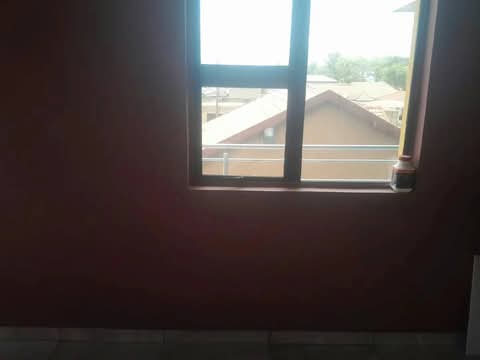 Room available fro rental @ extension 9

re  in Protea Glen