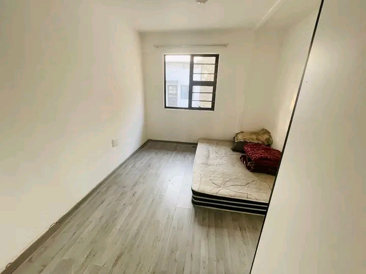 1 separate bedroom cottage with open plan kit  in Esther Park