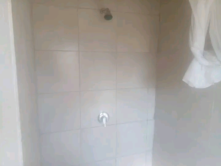 Bachelor to rent in ext 11 next to basa acade  in Protea Glen