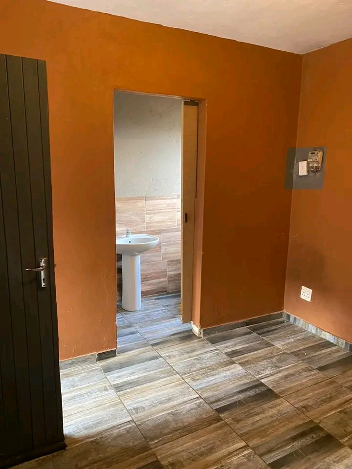 Buso agents bachelor available at hospital vi  in Tembisa
