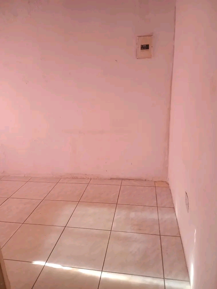 Room to rent available 850 with sharing bathr  in Mapetla