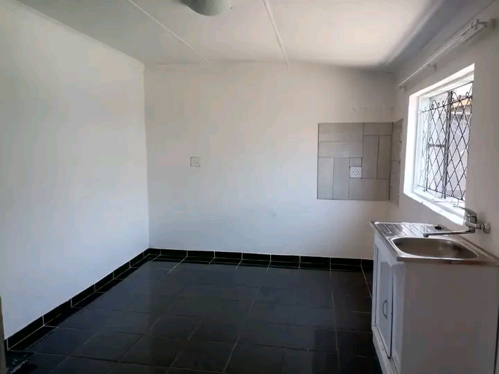 Rental next to new eyethu mall and taxis mofo  in Mofolo