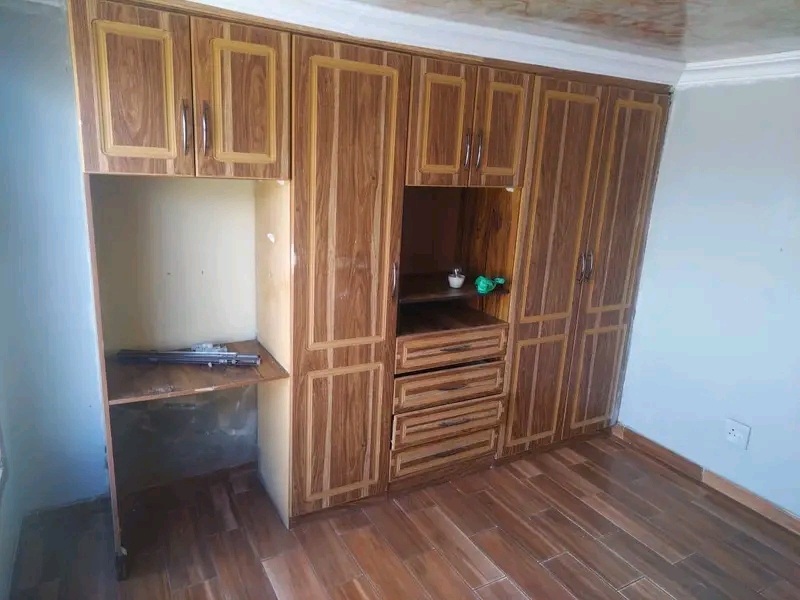 Property specifications
location ext 14

p  in Vosloorus