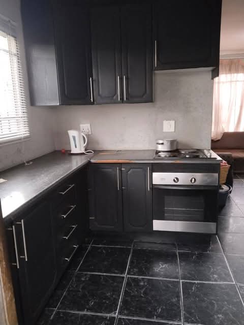 2 bedroom house for rental both bedrooms are   in Birch Acres