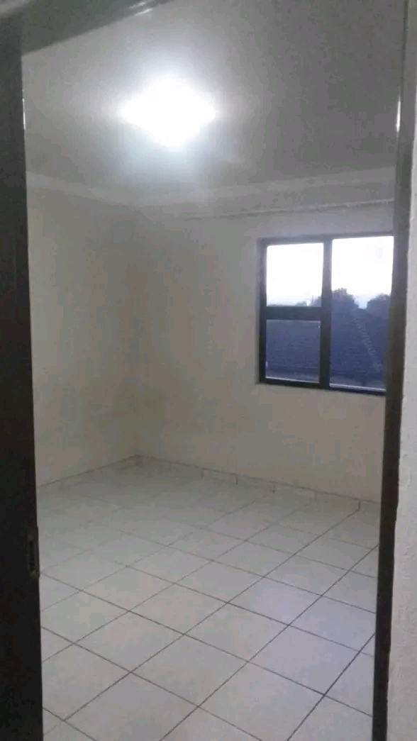 Room available the rent is r1400 per month ex  in Zola