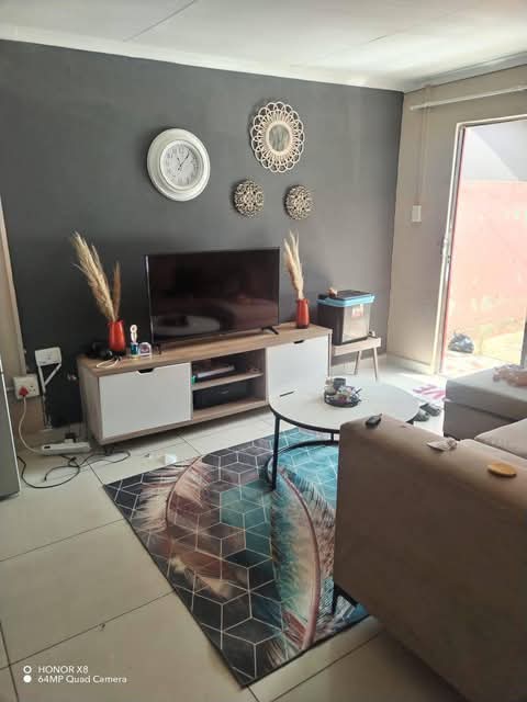 2 cottage available same yard ext 29
no land  in Protea Glen