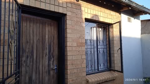 Room available ext 3
next to ebomini primary  in Ivory Park