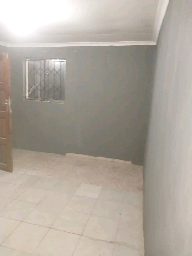 Room to  rent  ext 16 near glen ridge high sc  in Protea Glen