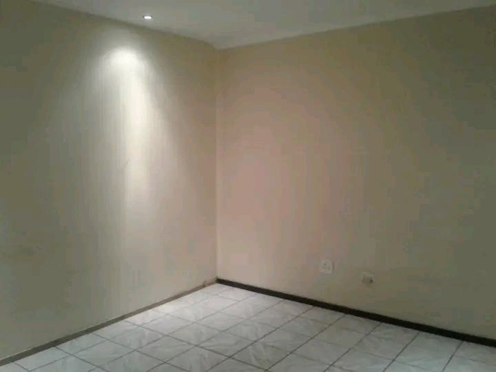A spacious room for rent in a secured complex  in Midrand