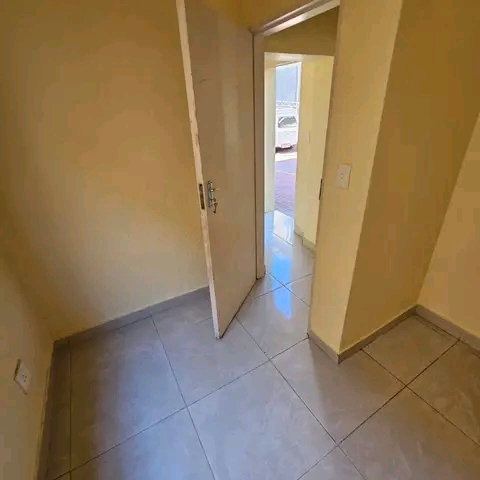 **clean & secure 2 bedroom flat available.**  in Troyeville