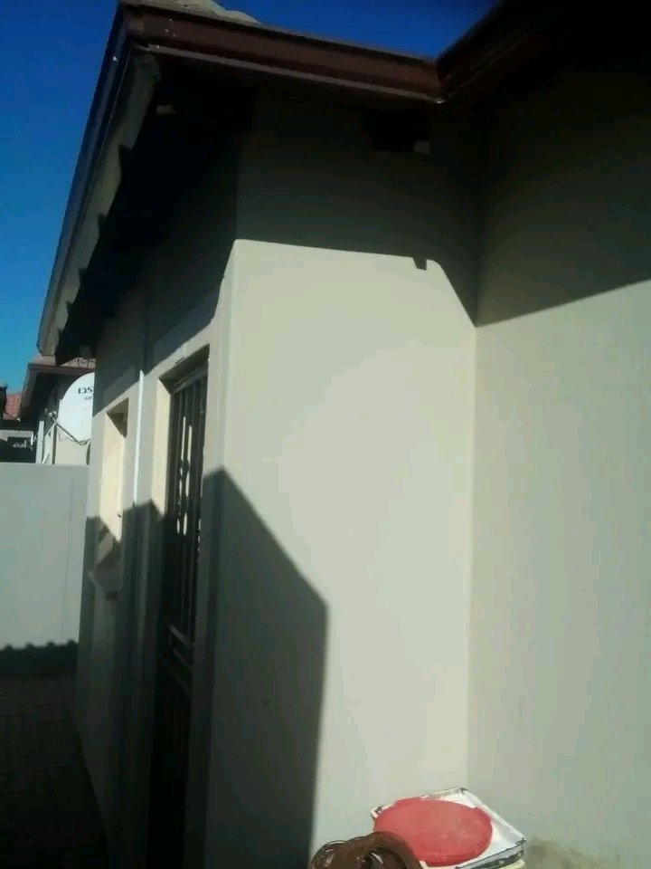 2 bedroom stand alone house to rent in ext 72  in Clayville