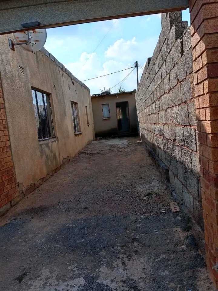 3500 2 bedroom house to rent immediately
300  in Snake Park
