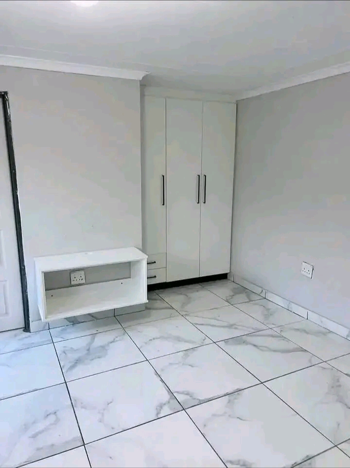 Ensuit room will be available monthend of apr  in Dobsonville 