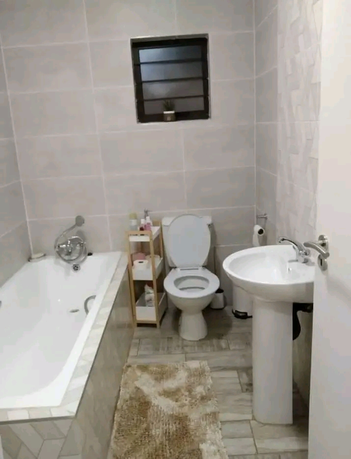 House for rental rental r5500 and deposit r55  in Dawn Park