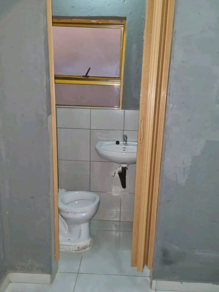 Ensuite available for rental in ext 11 from m  in Protea Glen