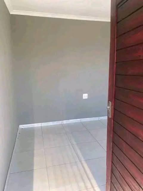 R3300 rent
r1500 deposit ( payable in 2 mont  in Clayville